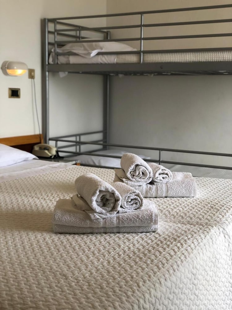 Фото Hotel Artide