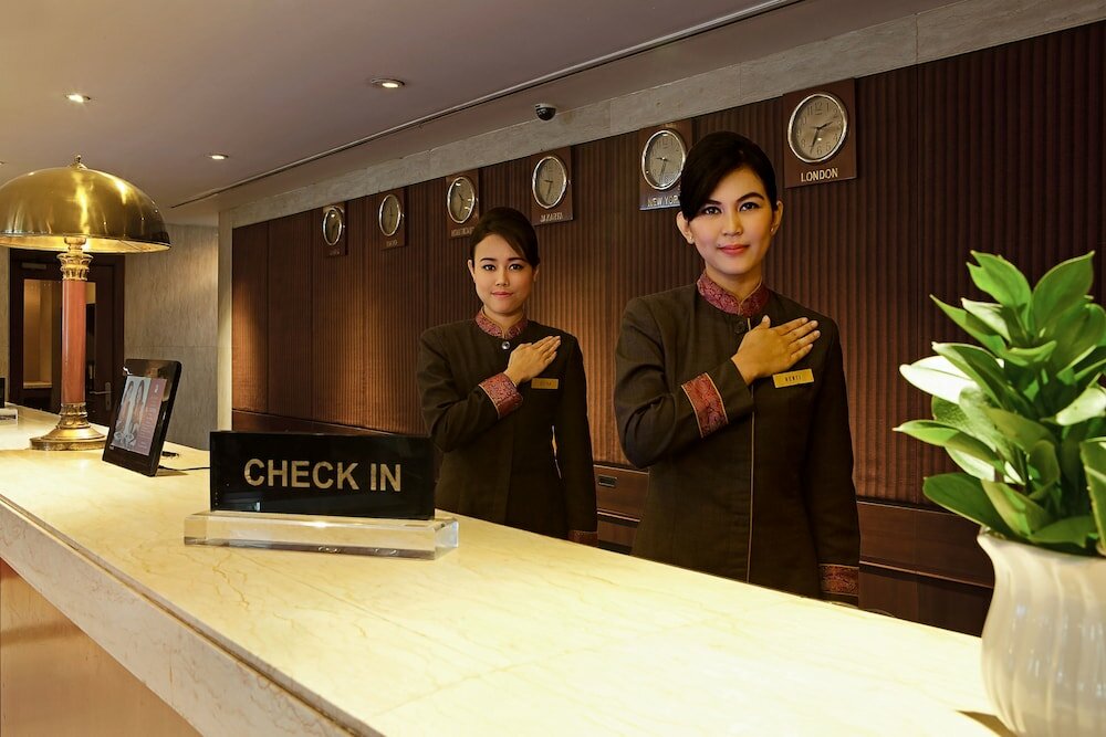 Фото Redtop Hotel & Convention Center