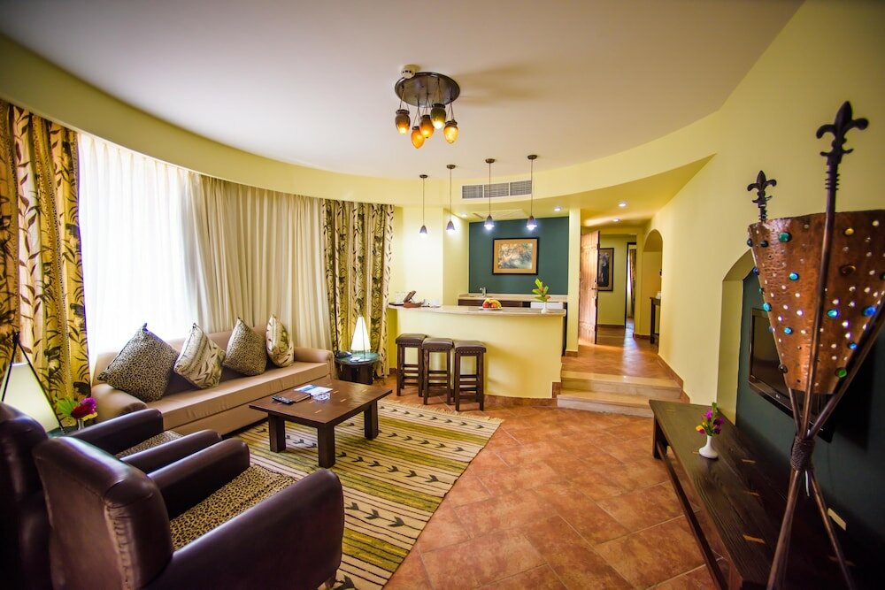 Фото Carols Beau Rivage Hotel