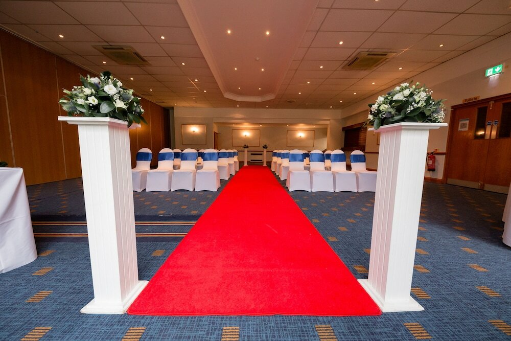 Фото Holiday Inn Newport, an Ihg Hotel