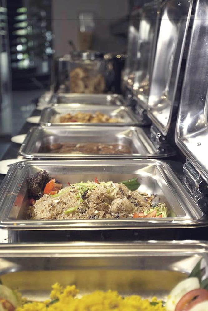 Фото Oak Tree Urban Jakarta