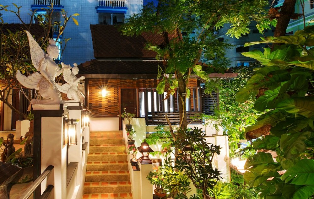 Фото Yotaka Boutique Hotel Bangkok