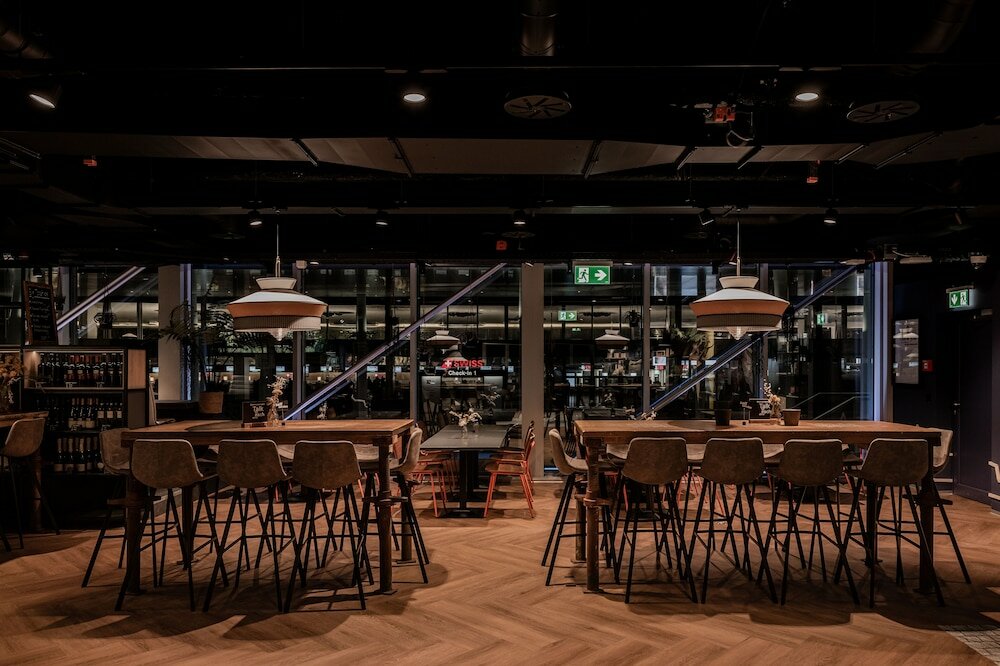 Фото Capsule Hotel - Alpine Garden Zurich Airport