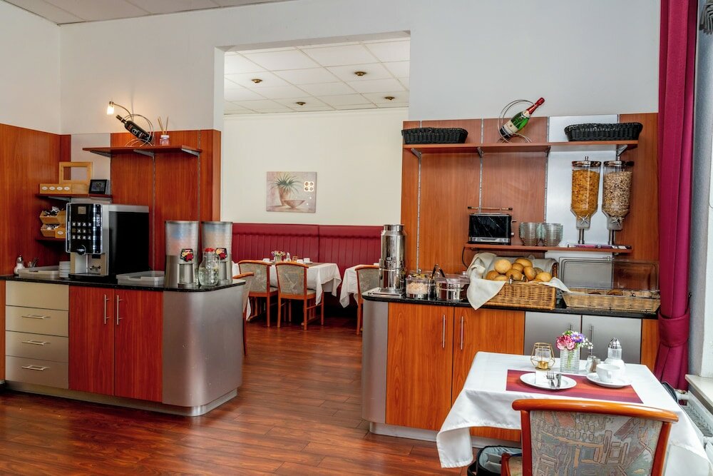 Фото Hotel Lumen am Hauptbahnhof