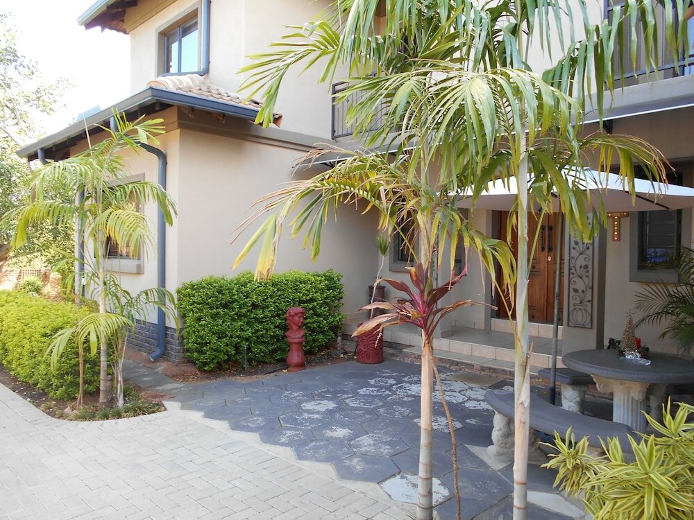 Фото Meerkat Manor