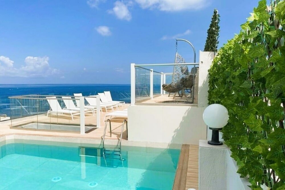 Фото Diplomat Hotel