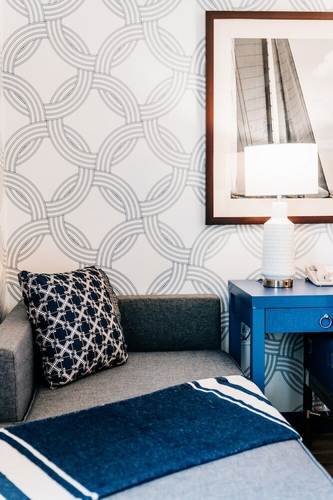 Фото Salem Waterfront Hotel & Suites