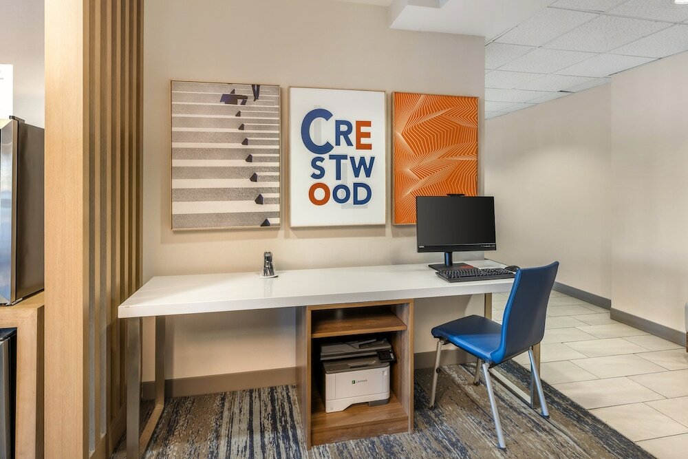 Фото Holiday Inn Express Crestwood, an Ihg Hotel