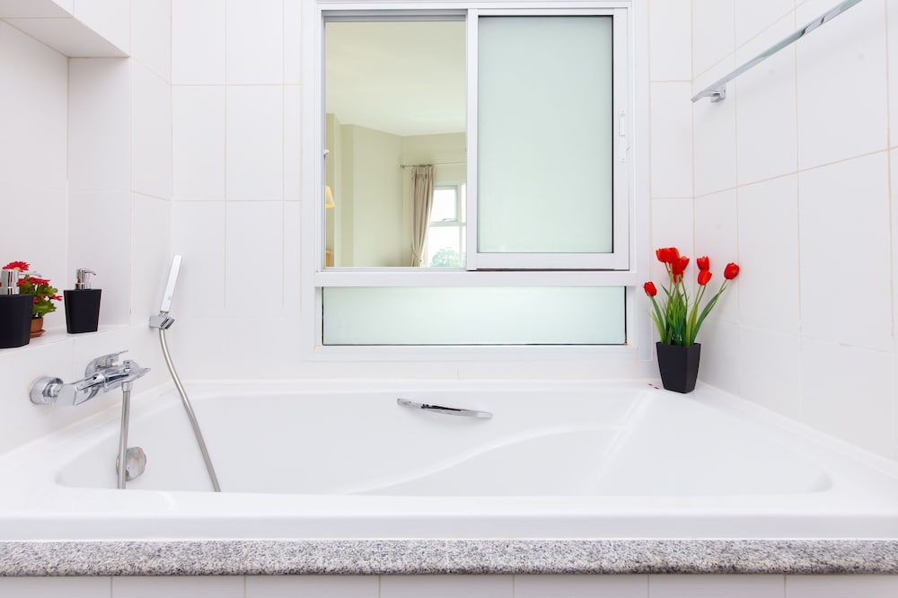 Фото Kanchanaburi City Hotel