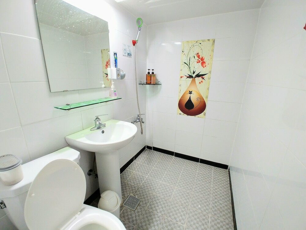 Фото New Gwangju Guesthouse