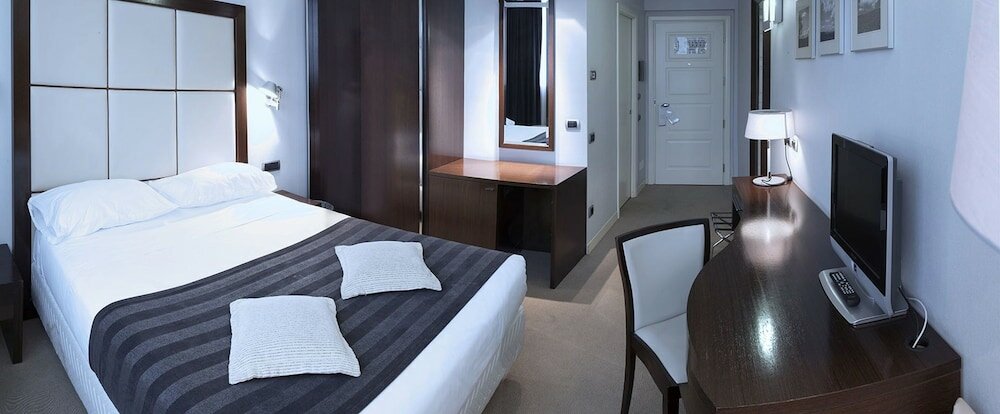 Фото Italiana Hotels Cosenza