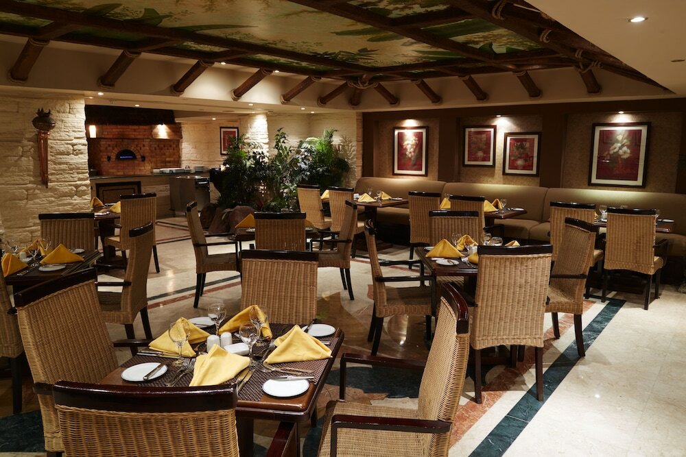 Фото Pyramisa Suites Hotel Cairo