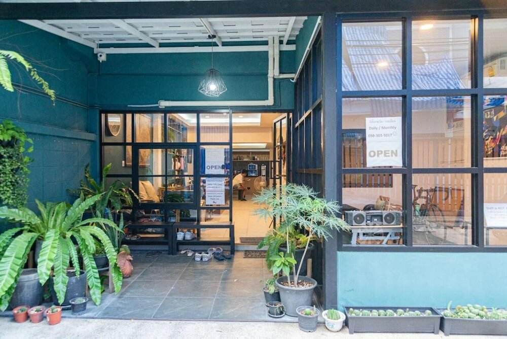 Фото Asoke Montri Hostel