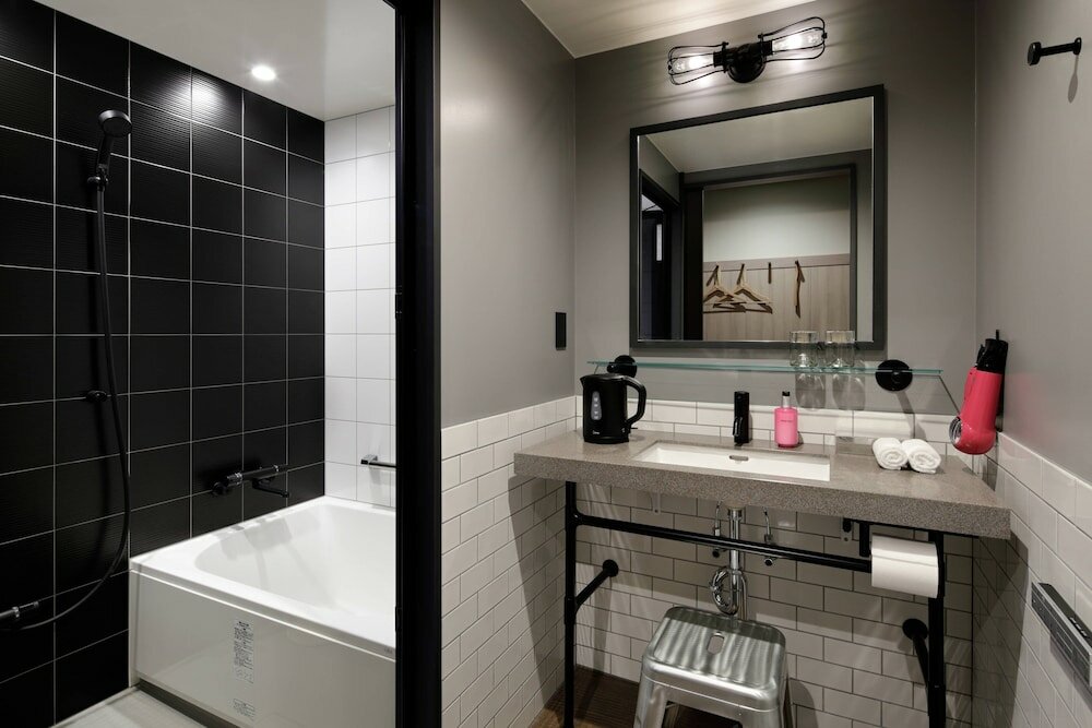 Фото Moxy Osaka Umeda