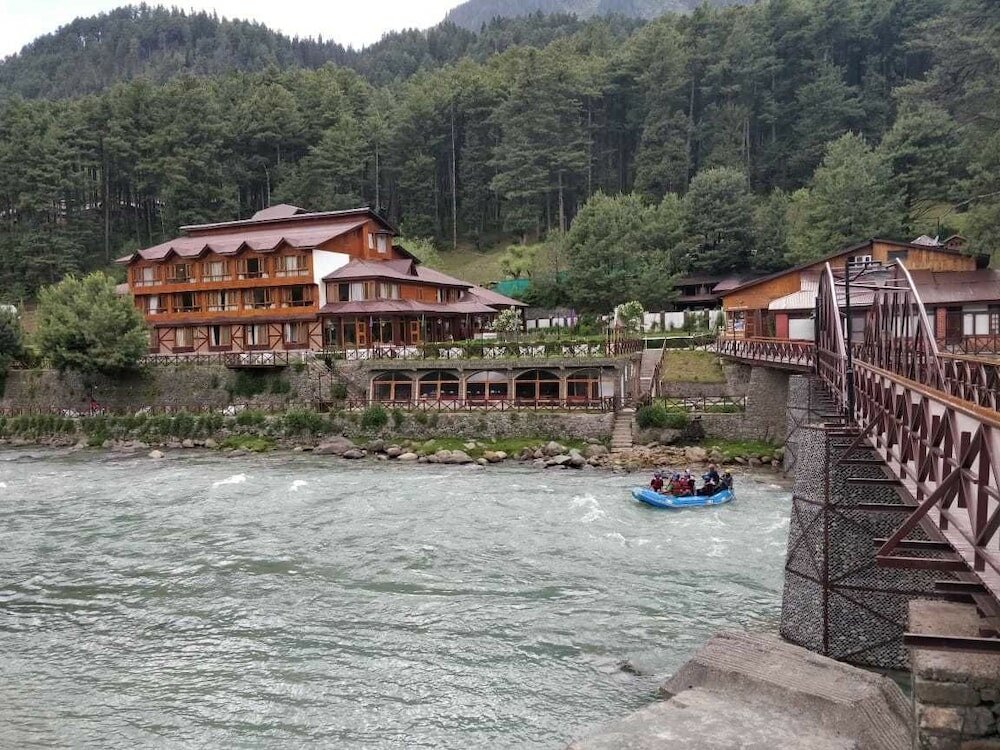 Фото Hotel Heevan Pahalgam