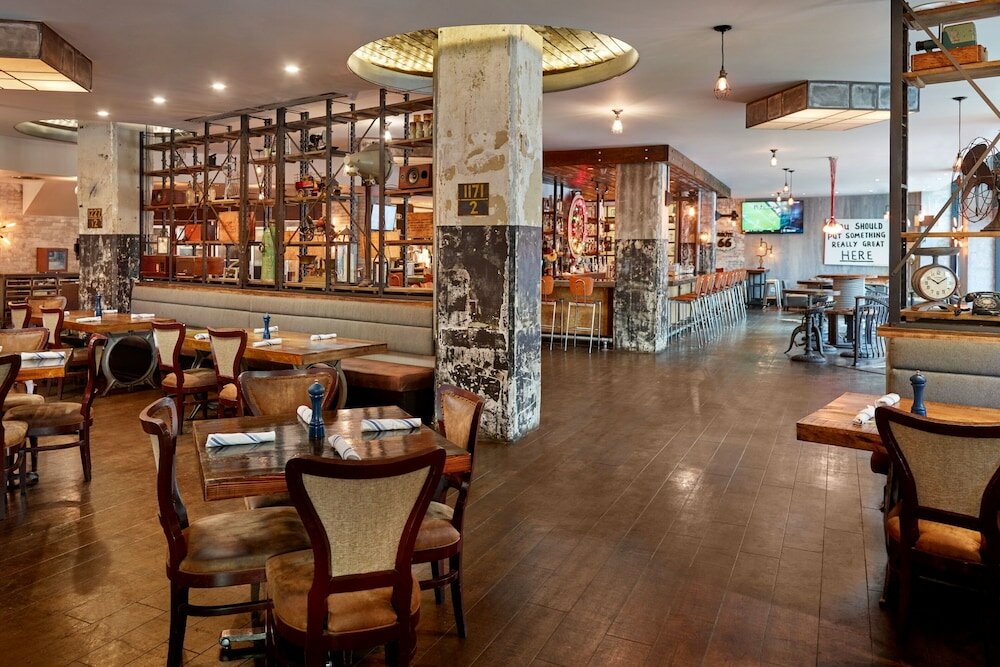 Фото Renaissance New Orleans Arts Warehouse District Hotel