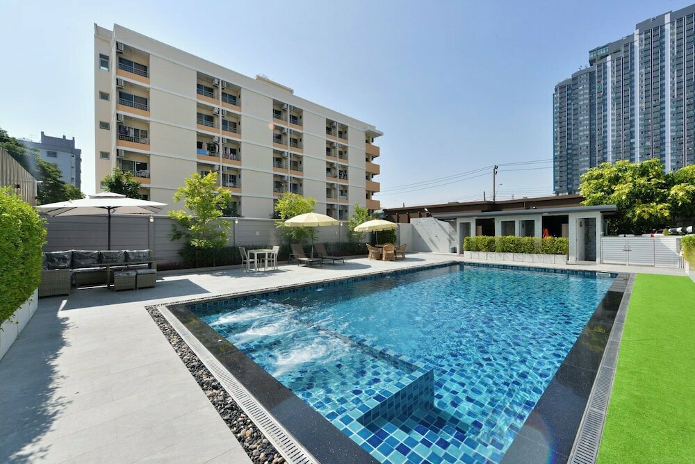 Hotel Three Seasons Place, Bangkok, photo