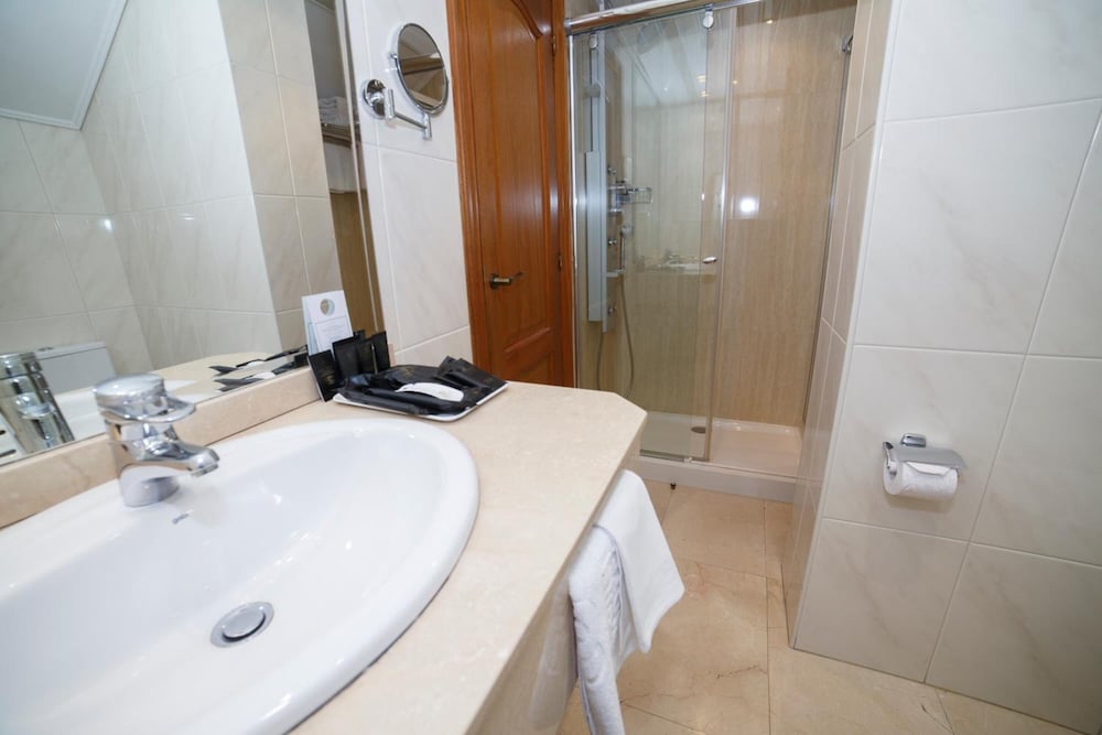 Фото Hotel Hoyuela