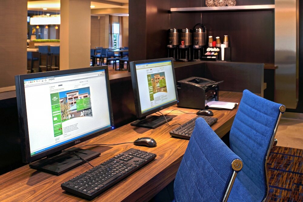 Фото Courtyard by Marriott Cleveland Independence