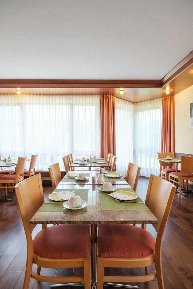 Фото Hotel Flora Stuttgart - Möhringen