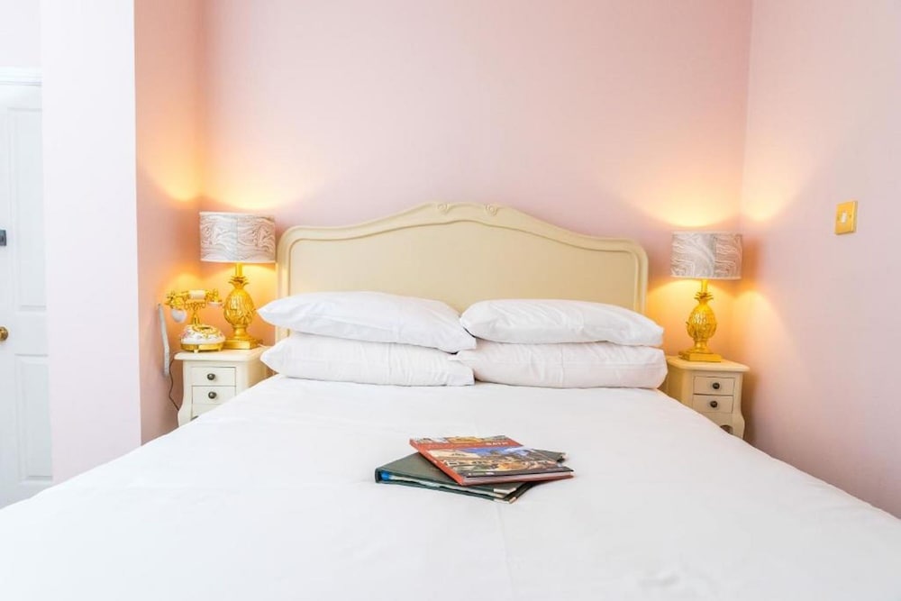 Фото Oldfields House - Bed & Breakfast