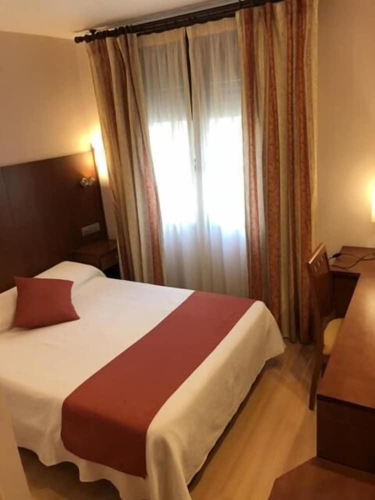 Фото Hotel Jaqués