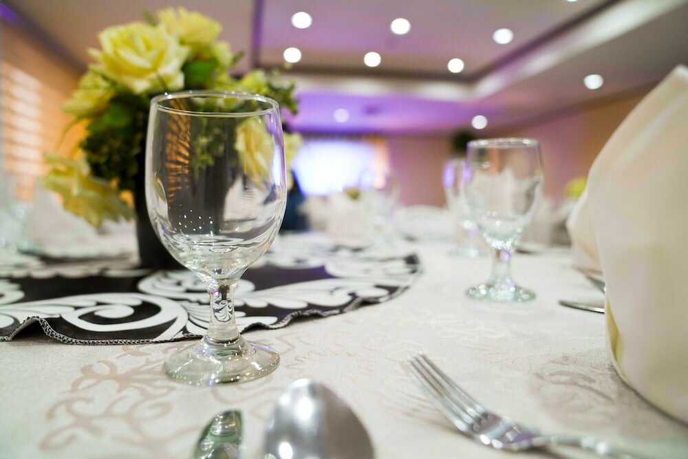 Фото Berjaya Makati Hotel