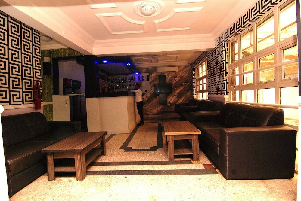 Фото Silverland Hotel and Suites