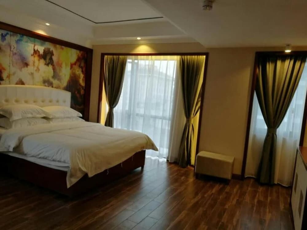 Фото Interpersonal Boutique Hotel