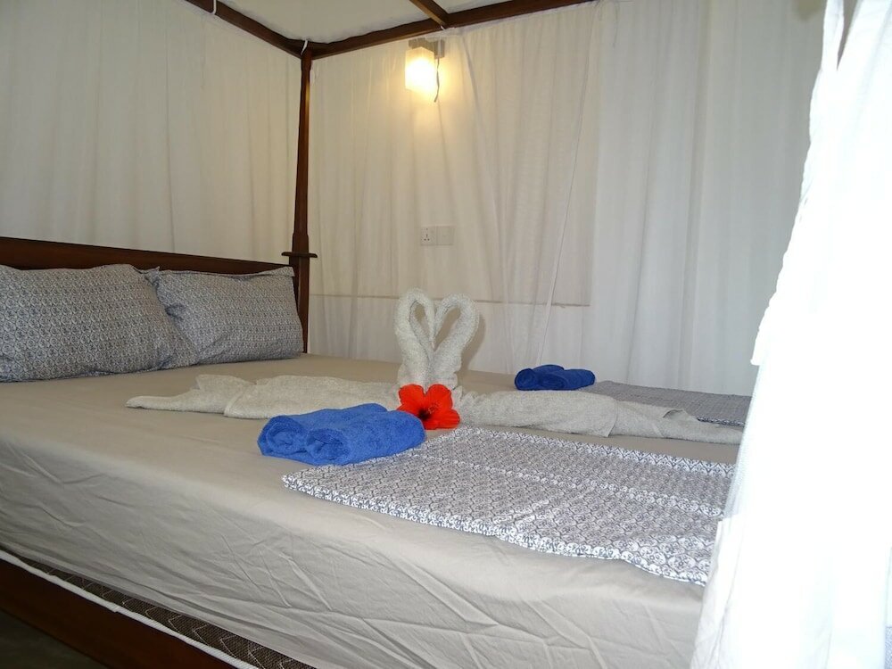 Фото Thambili cabanas