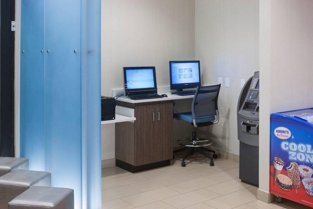 Фото SpringHill Suites by Marriott Orlando at SeaWorld