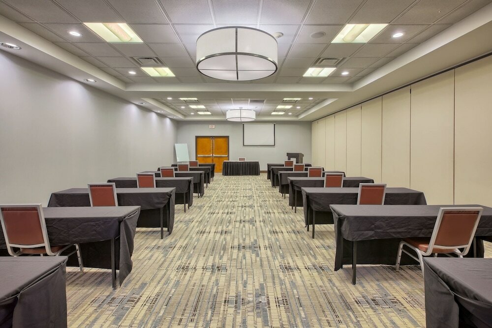 Фото Four Points by Sheraton Raleigh Durham Airport