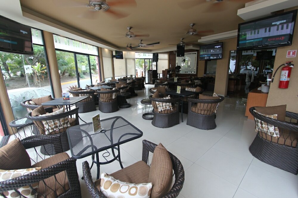 Фото Hotel Plaza Kokai