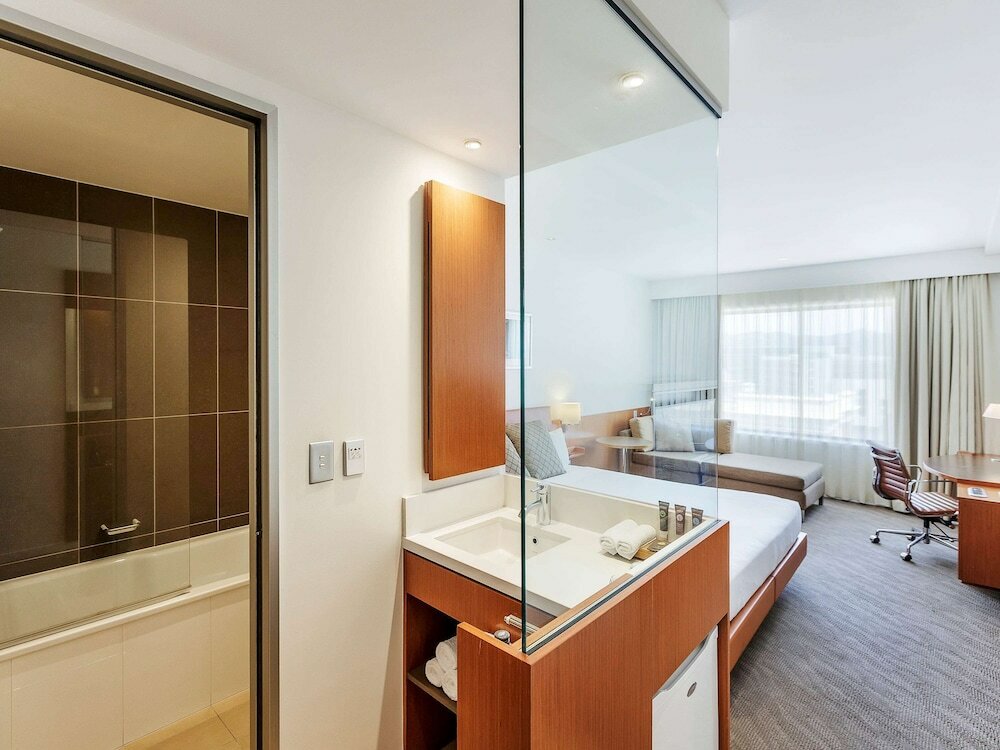 Фото Novotel Christchurch Cathedral Square