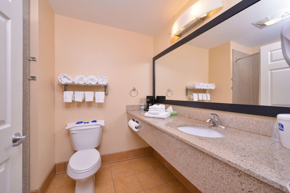 Фото Quality Inn & Suites