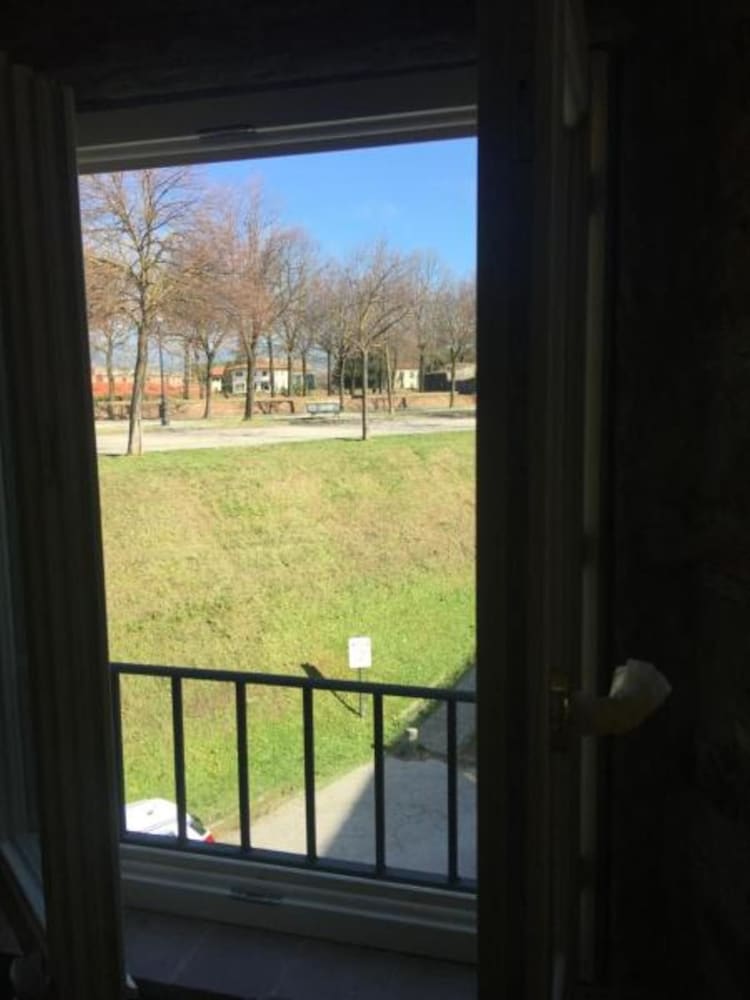 Фото Inside the wall - Santa Maria