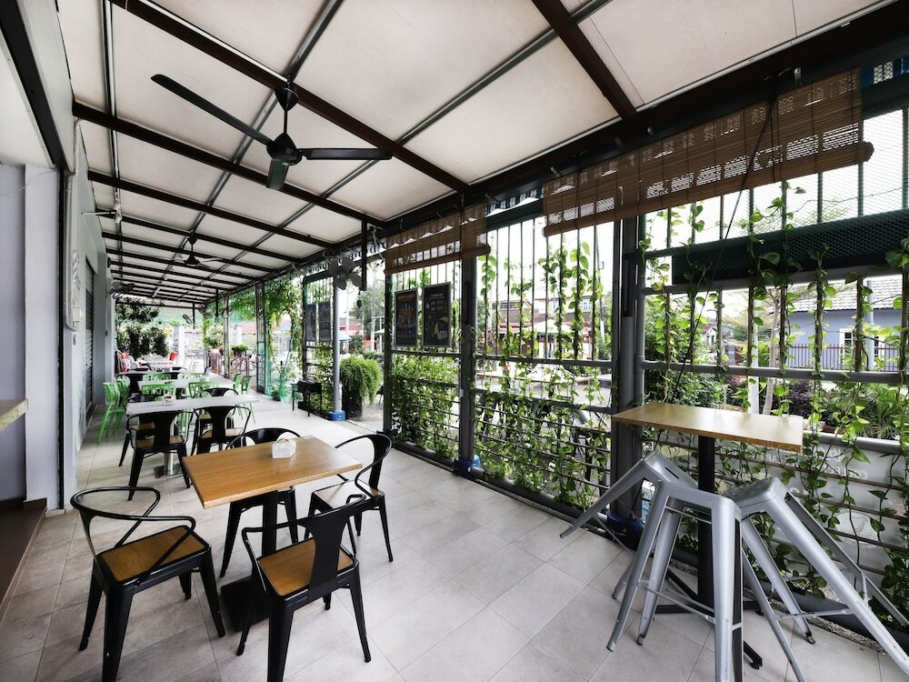 Фото Oyo 778 BMW 2 Hotel