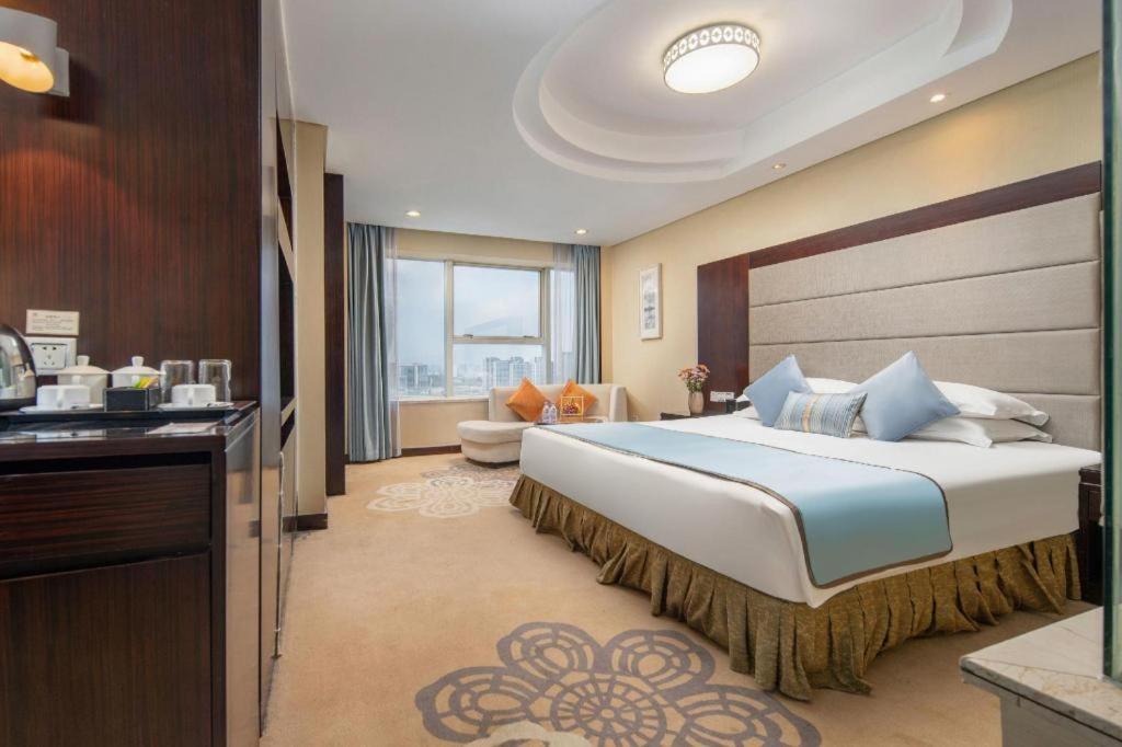 Фото Yimei Plaza Hotel