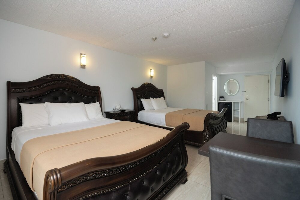 Фото Diplomat Inn