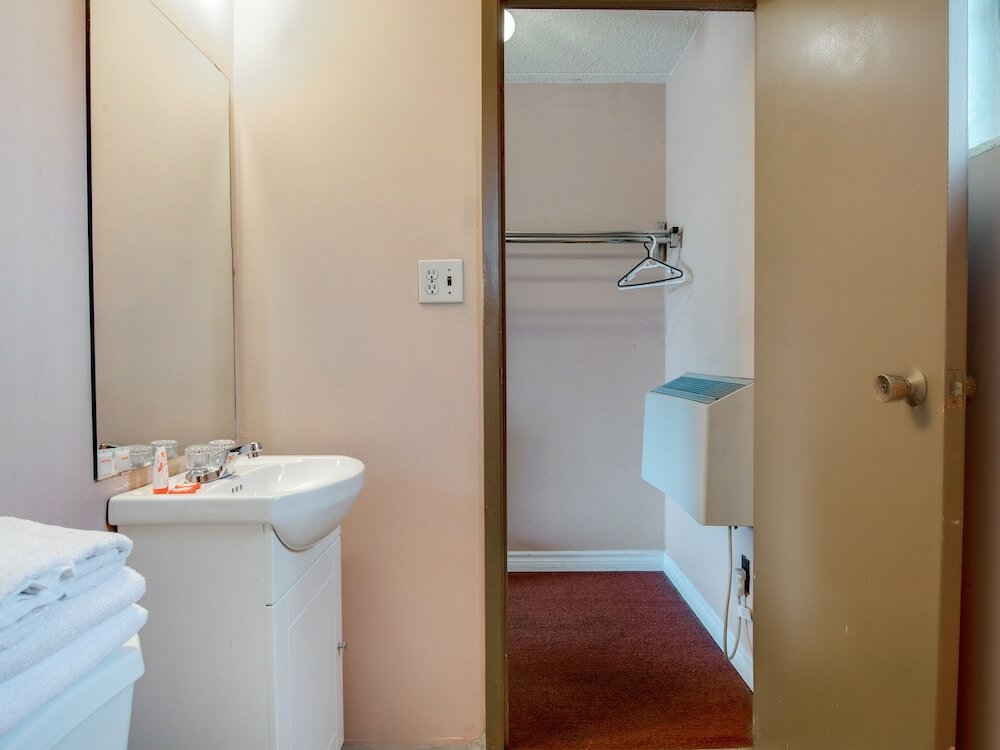 Фото Oyo Hotel Niagara Falls, On - Fallsview