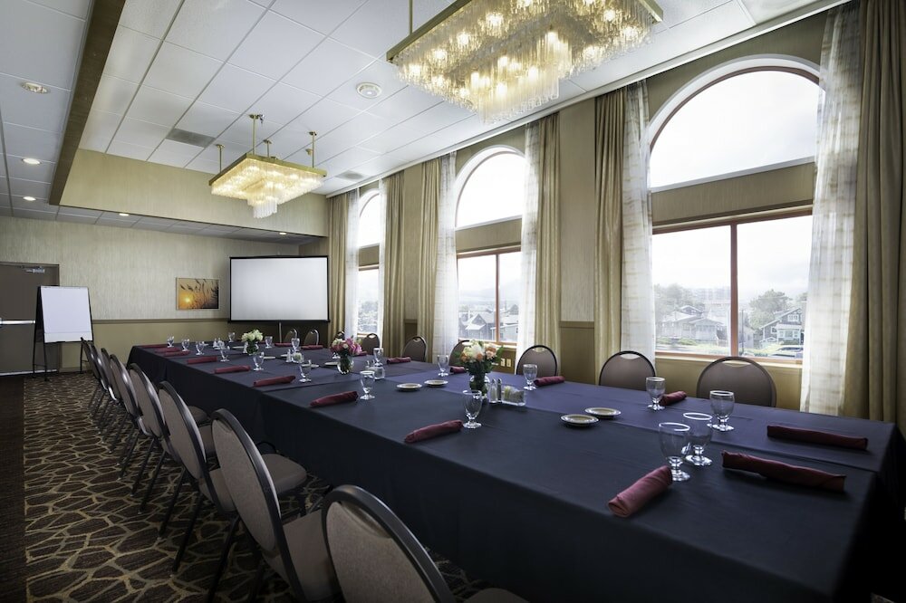 Фото Best Western Plus Ocean View Resort