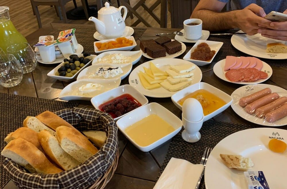 Фото Macara Sheki City Hotel