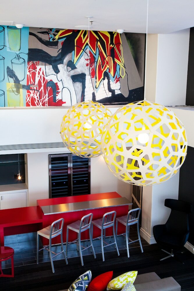 Фото Comfort Inn & Suites Baltimore Inner Harbor