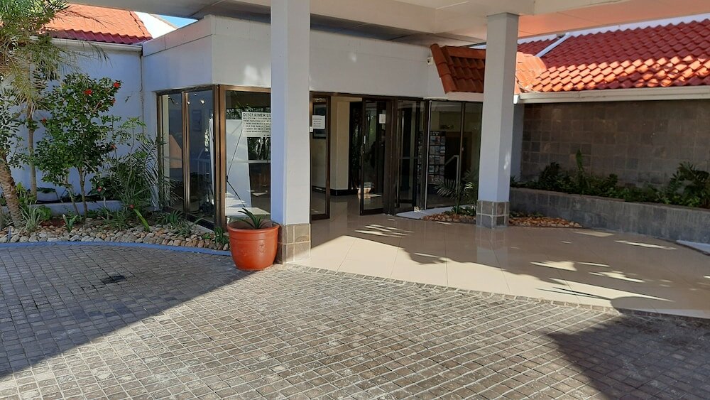 Фото Wilderness Beach Hotel