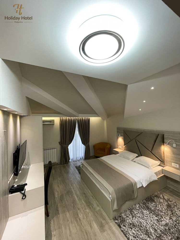 Фото Hotel Holiday