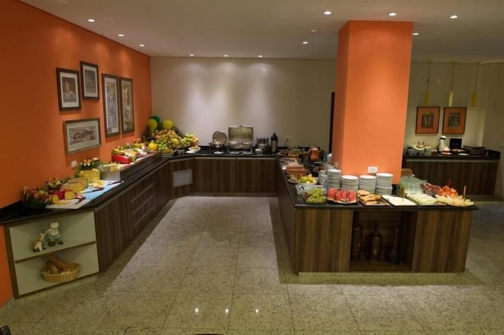 Фото Hotel Metropolitan