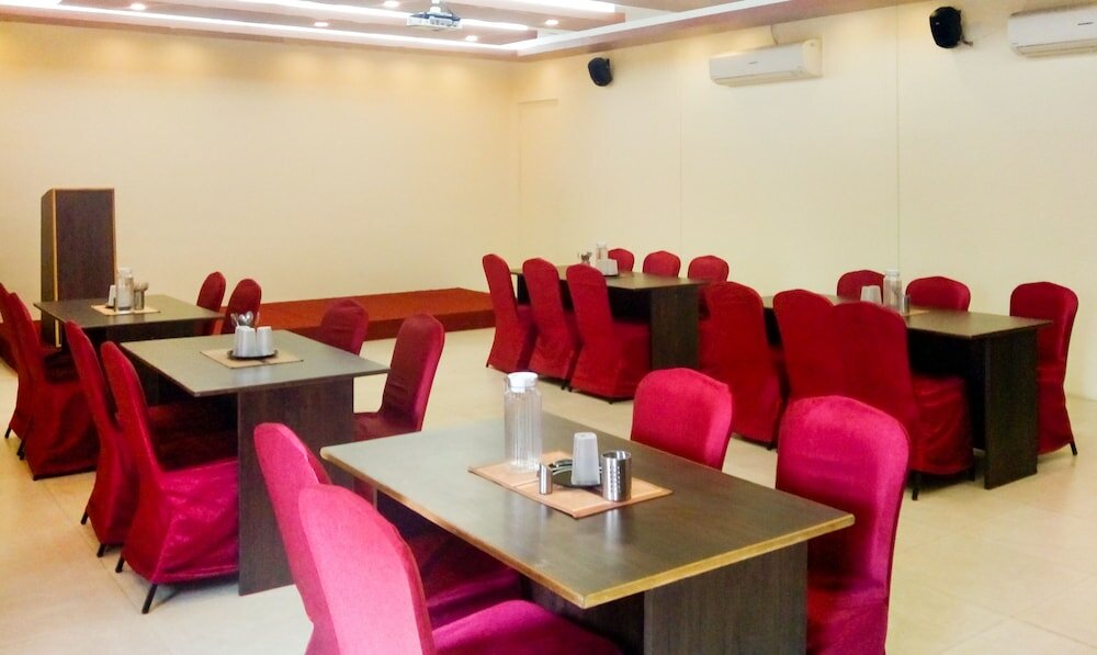 Фото Treebo Trend Elan