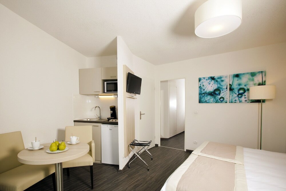 Фото Nanterre - Residhome Appart Hotel Nanterre La Défense