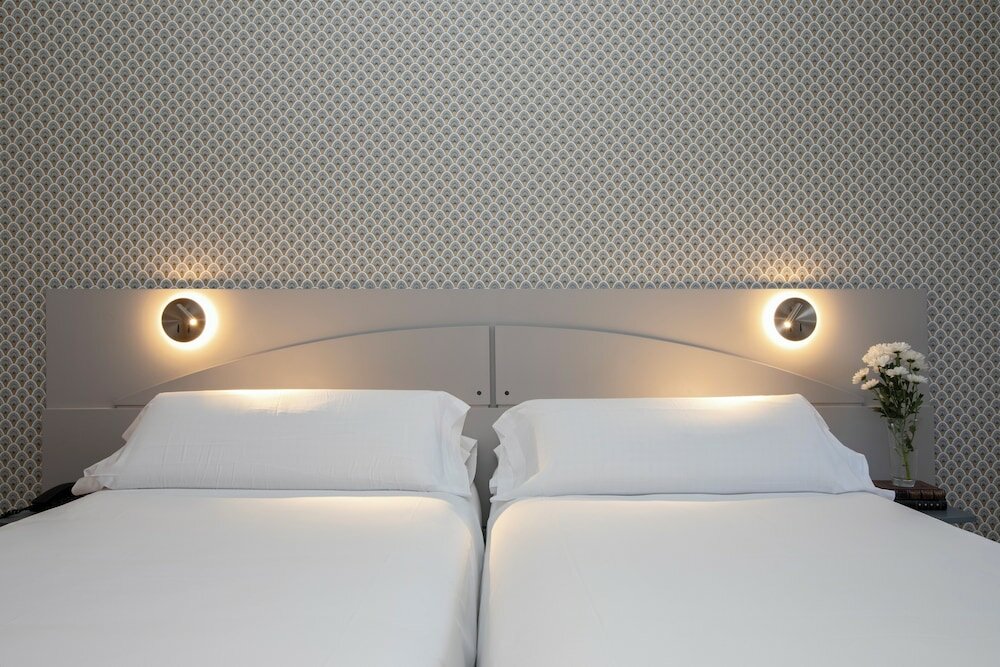 Фото Hotel Corona De Castilla Burgos