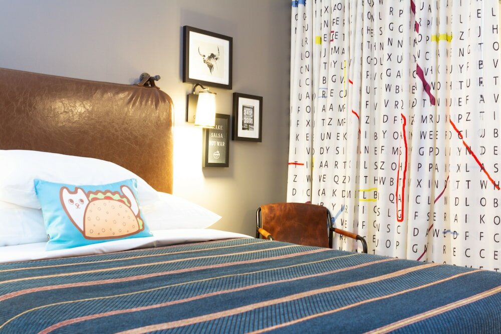 Фото Moxy Austin - University